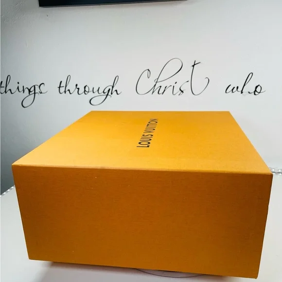 Authentic Louis Vuitton box empty - Picture 9 of 10